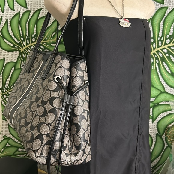 🖤COACH Signature black & gray tote or shoulder bag - Picture 4 of 14